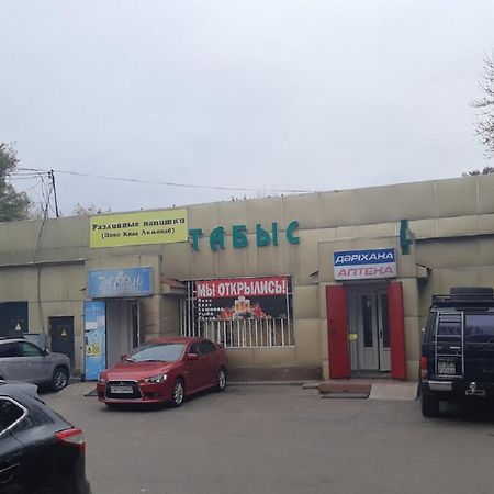 Апартаменты 11-Й Микрорайон, 4 Almaty Esterno foto